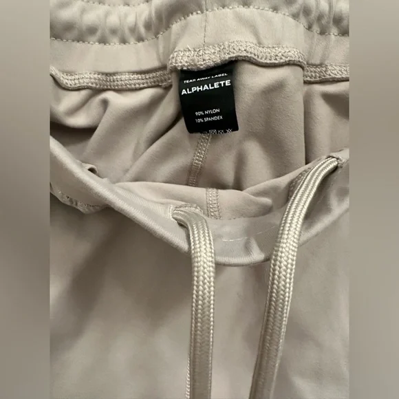Alphalete fitted adjustable jogger w/ pockets